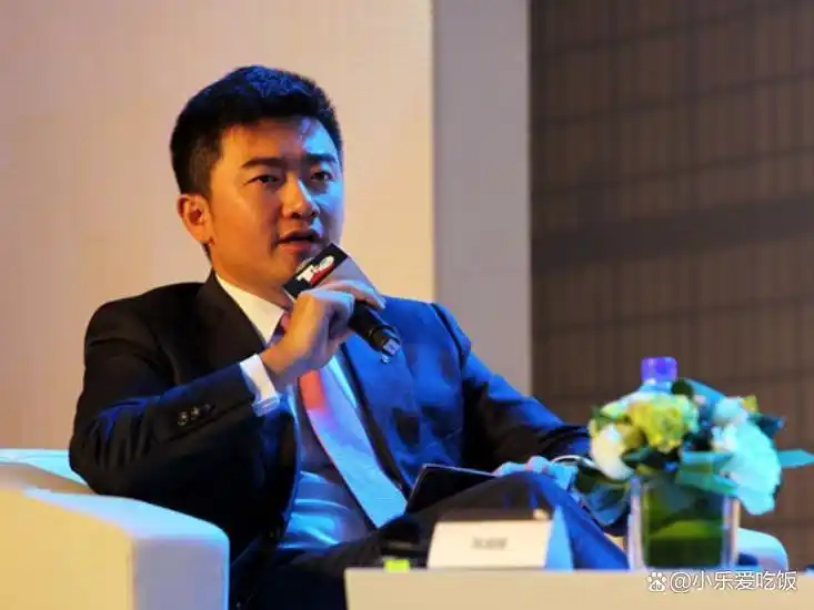 回顾央视名嘴芮成钢:因贪污受贿入狱6年,出狱后年薪300万引争议