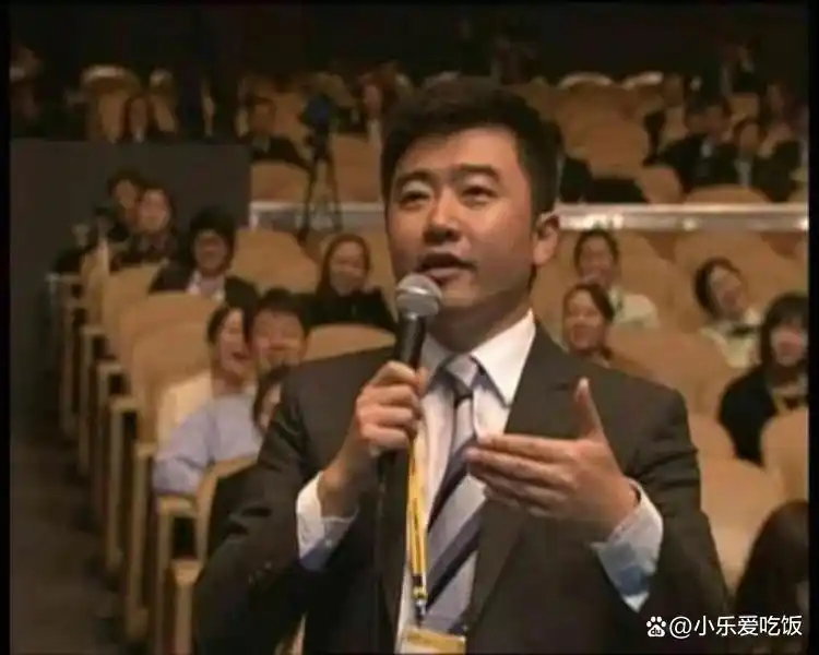 回顾央视名嘴芮成钢:因贪污受贿入狱6年,出狱后年薪300万引争议