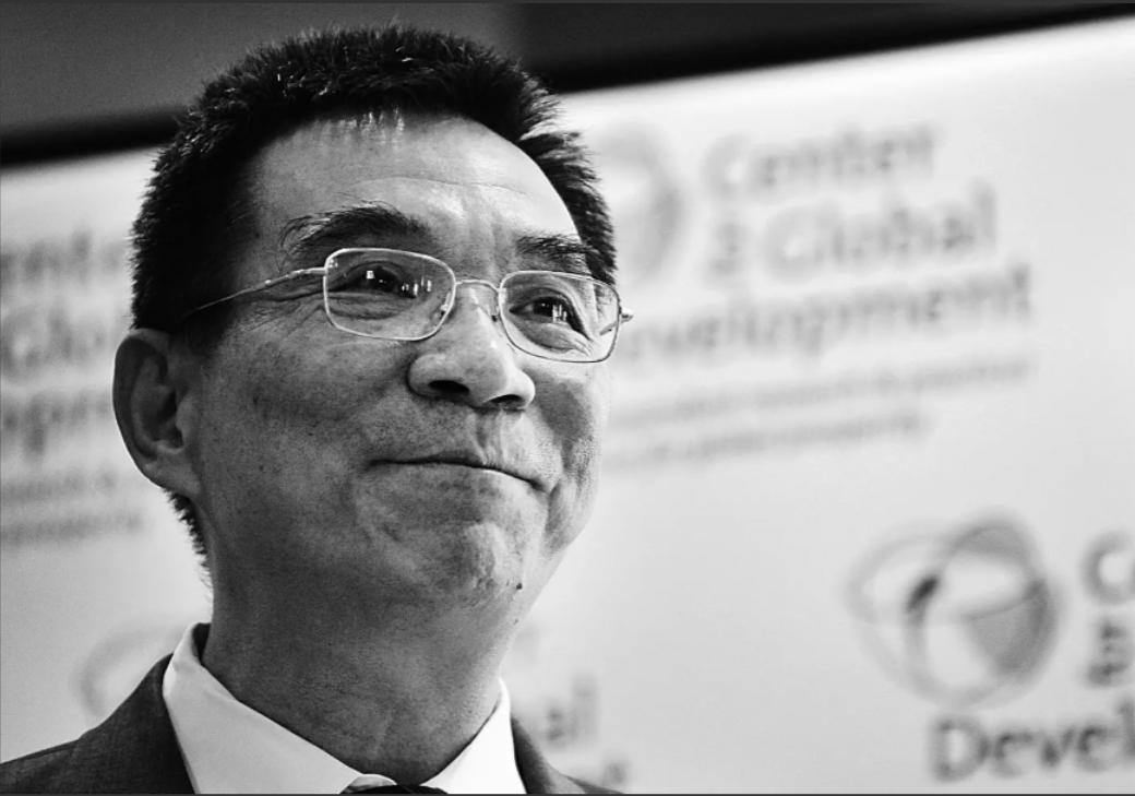 1979年台军连长游泳回大陆，后成中国顶级智囊，父亲去世隔空祭拜