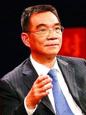 1979年台军连长游泳回大陆，后成中国顶级智囊，父亲去世隔空祭拜