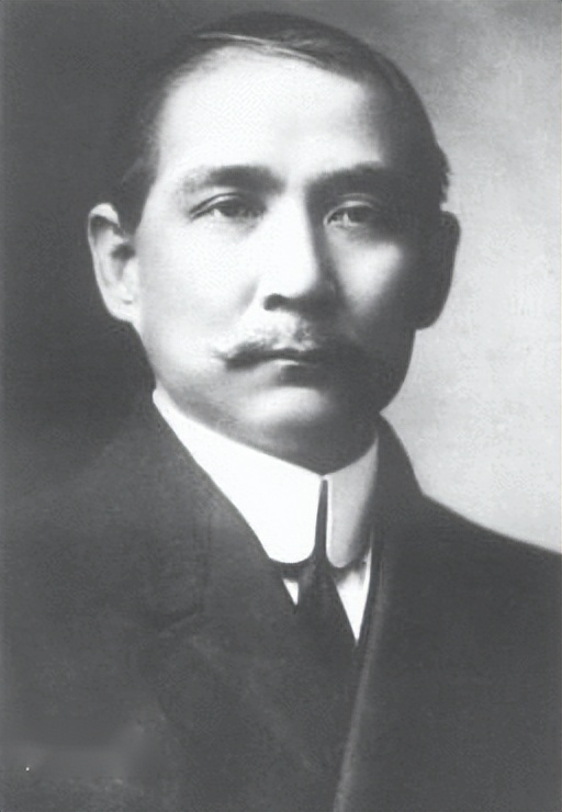 1979年台军连长游泳回大陆，后成中国顶级智囊，父亲去世隔空祭拜