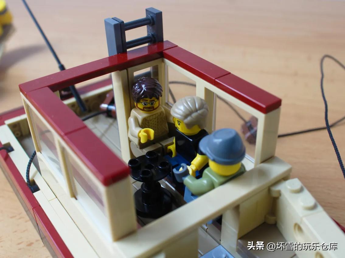 用乐高还原48年前的凶恶白鲨，IDEAS玩家是在行的