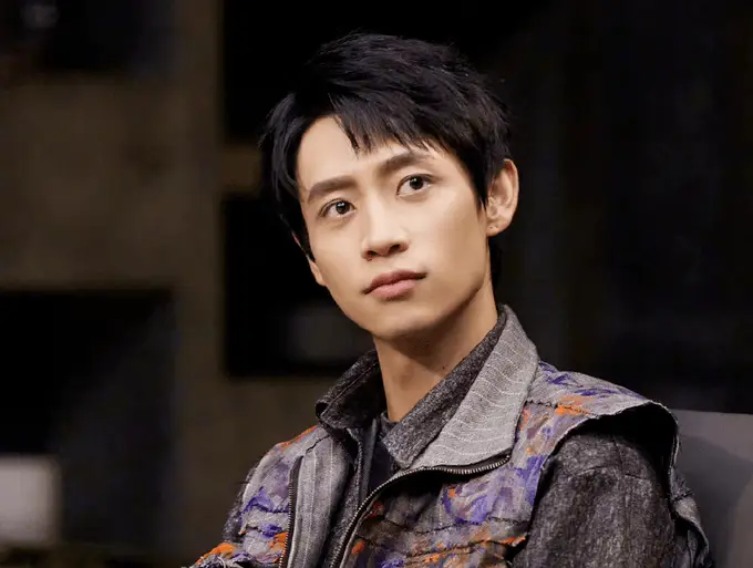 李易峰多次嫖娼?李还有更多大瓜?王嘉尔陈伟霆被牵连?baby碰瓷刘亦菲?魏晨怎么了?某男星也塌房了?小扒问答回复