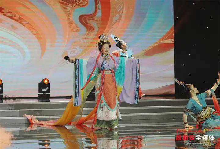 一路奋进一路歌！“网聚职工正能量 争做中国好网民”歌曲专场展示活动在泰安举办