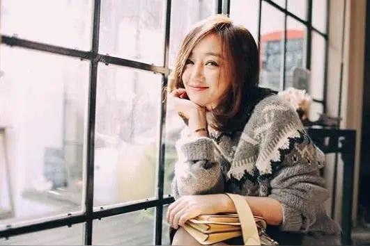 48岁薛佳凝晒出家居照，仅“一佛堂〞就圈粉无数，那叫一个高级！