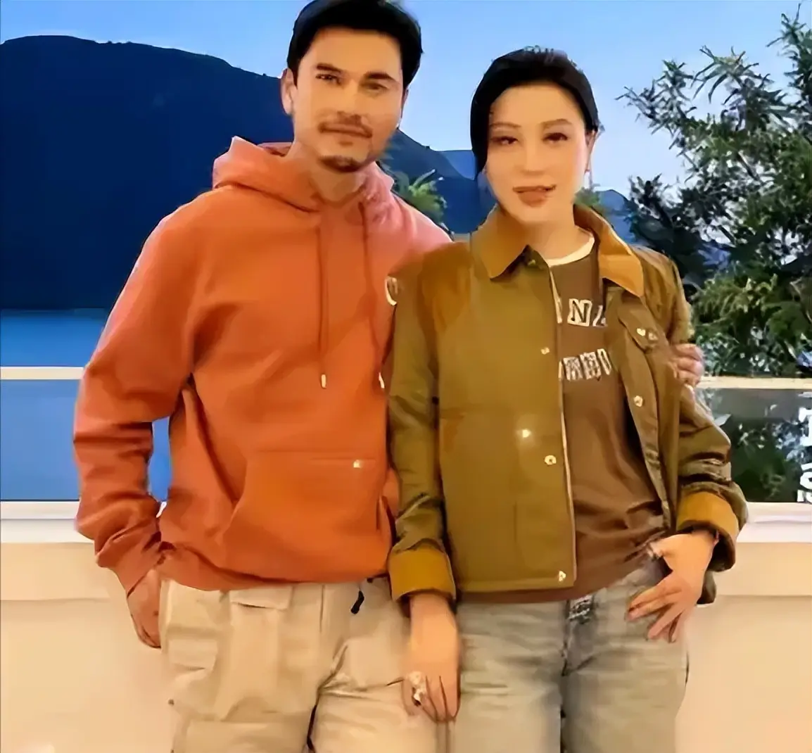 吕良伟：三婚娶小15岁富婆，47岁生一子，现在他还好吗？