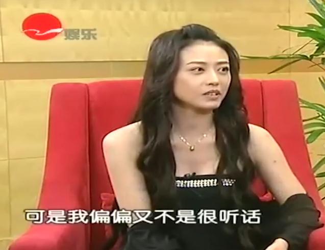 三婚的吕良伟，老婆个个貌美如花，64岁身材健美，私人飞机随便耍