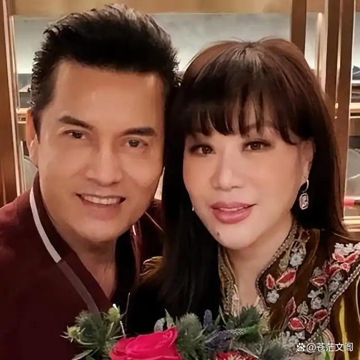 “冻龄男神”吕良伟：一婚周海媚，二婚邝美云，三婚娶贵州富婆