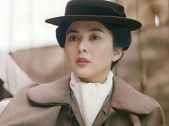 关之琳63岁了我不嫌弃,她愿嫁我必娶,颜值高,身材好,状态好