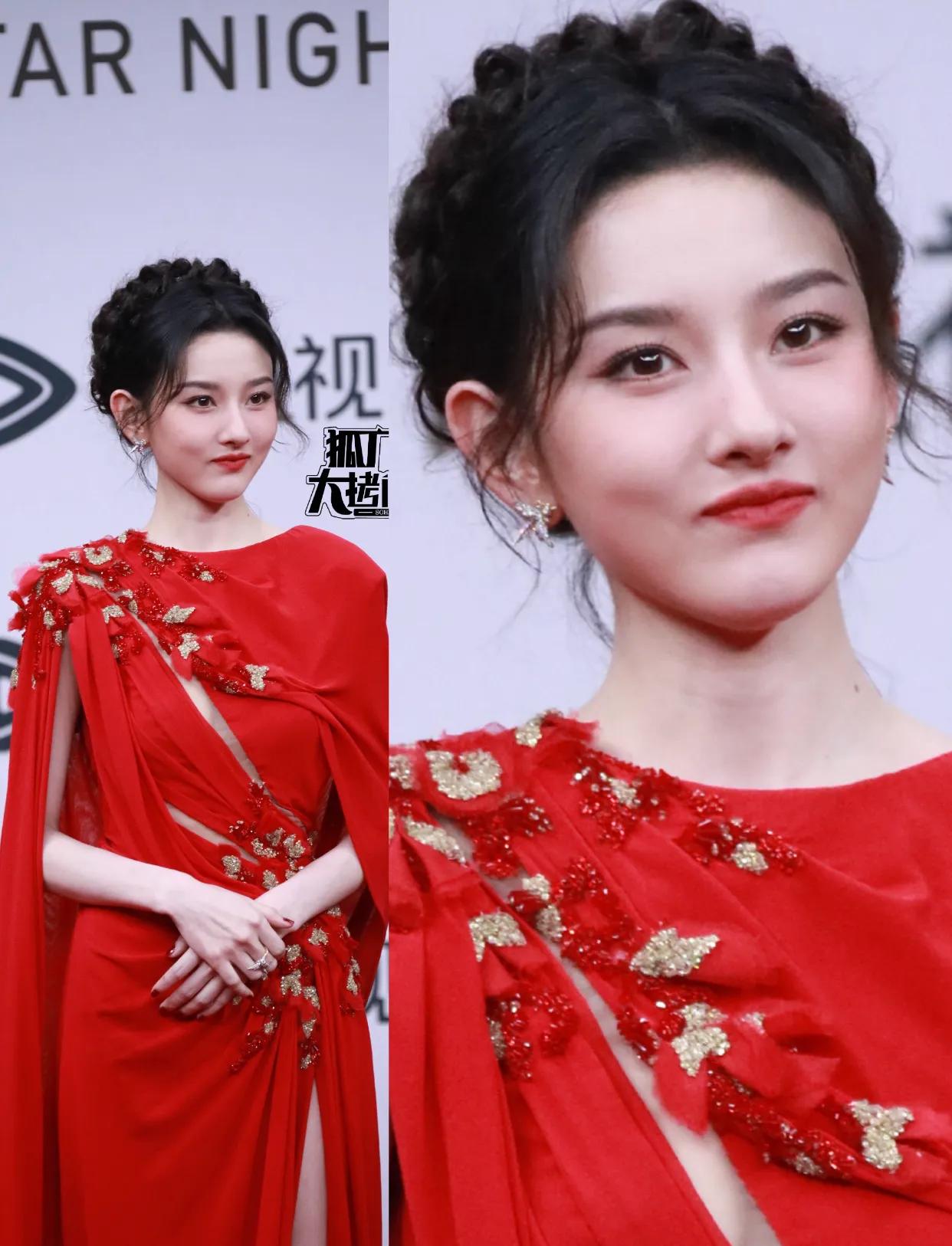 星光大赏红毯女星生图比拼：宋茜衣服廉价，秦岚憔悴，只有她赢了