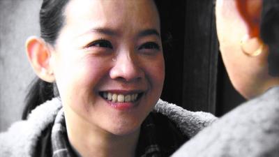 台湾明星曾宝仪大陆寻根 淮安老家见到四外婆(图)