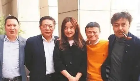 赵薇这婚结得，算血亏吗？