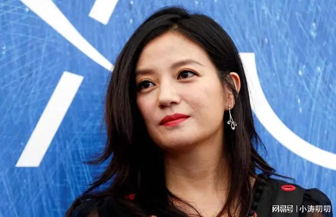封杀4年后，49岁赵薇财力现状被扒，结果估计和你想得不一样