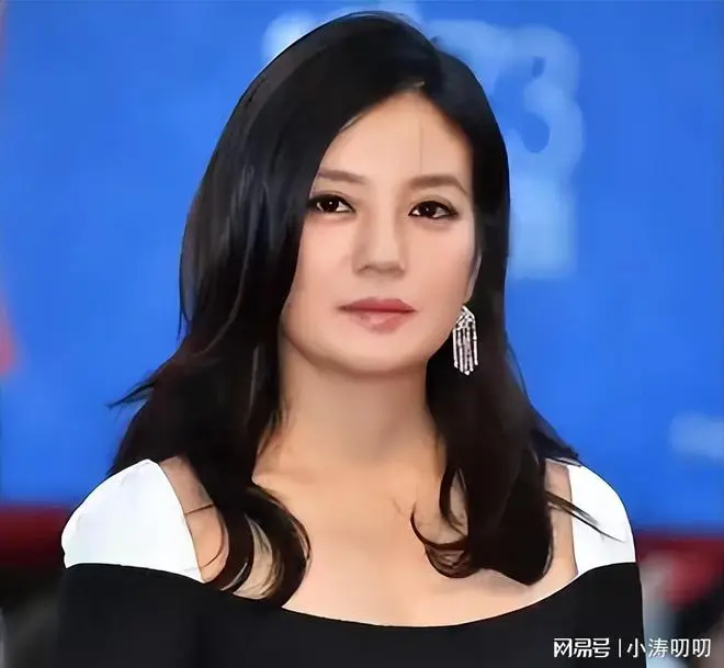 封杀4年后，49岁赵薇财力现状被扒，结果估计和你想得不一样