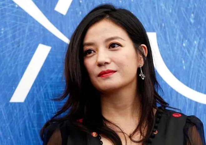 封杀4年后，49岁赵薇财力现状被扒，结果估计和你想得不一样