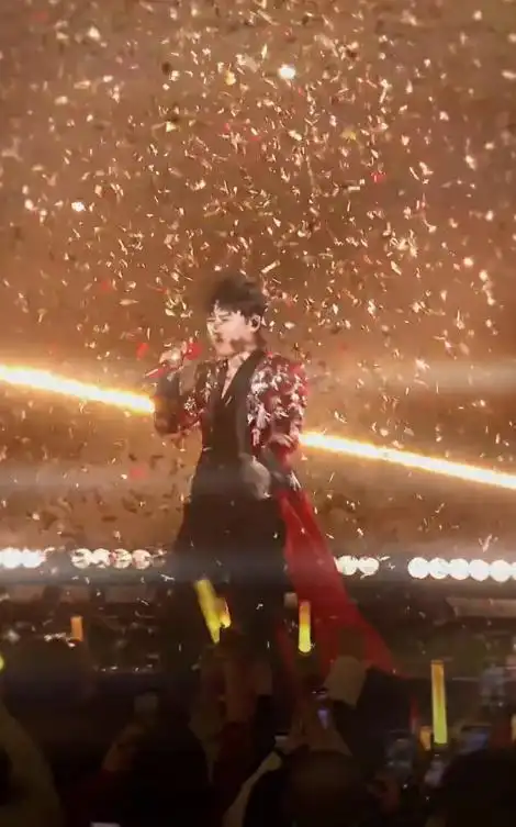 离婚传闻不足一年,张杰盛大宣布喜讯,揭开姐弟恋的“遮羞面纱”