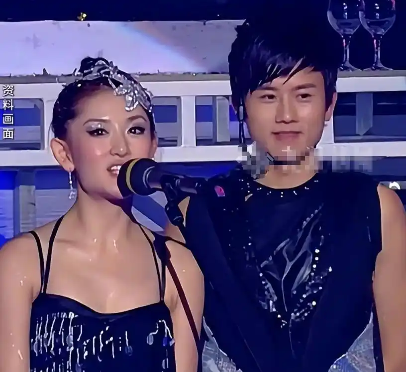 离婚传闻不足一年,张杰盛大宣布喜讯,揭开姐弟恋的“遮羞面纱”