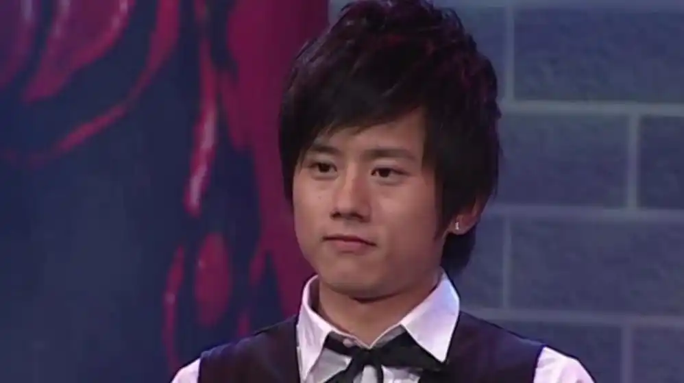 离婚传闻不足一年,张杰盛大宣布喜讯,揭开姐弟恋的“遮羞面纱”