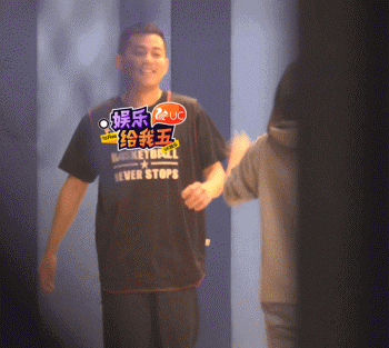 这位叫苏醒的“十八线男星”，这几年活得也太精彩了