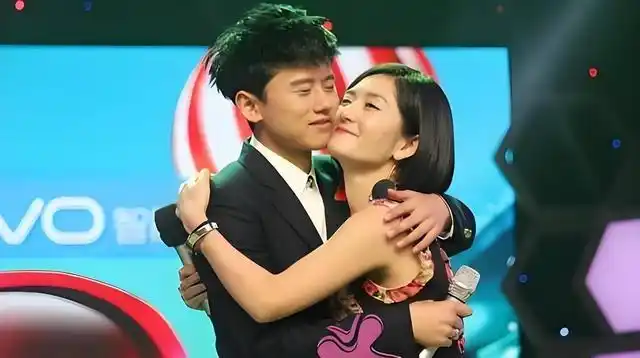 央媒发声，42岁张杰高调宣布好消息，全网送祝福，总算盼到这一天