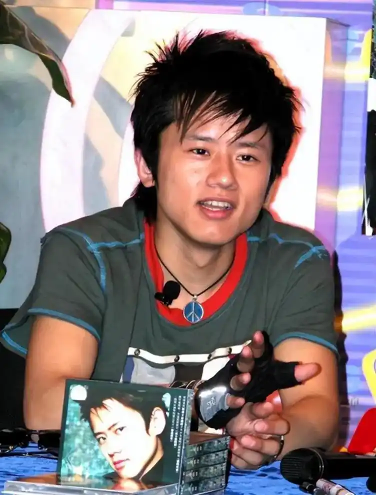 短短几天，张杰谢娜陆续公布喜讯，网络纷纷祝贺，终于迎来这一刻