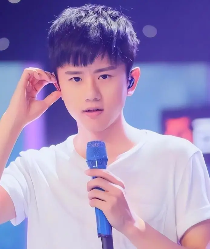 离婚传闻不到1年,张杰高调官宣喜讯,撕开了姐弟恋的"遮羞布"