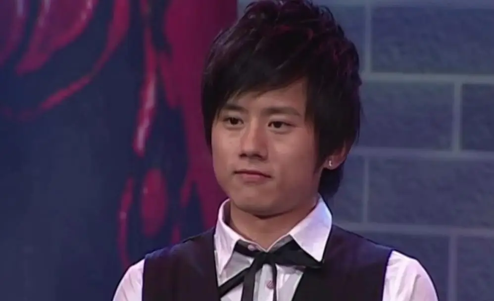 离婚传闻不到1年,张杰高调官宣喜讯,撕开了姐弟恋的"遮羞布"