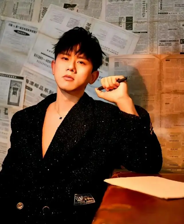 离婚传闻不到1年,张杰高调官宣喜讯,撕开了姐弟恋的"遮羞布"