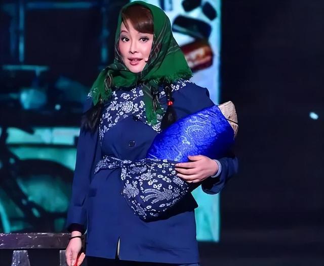 事实证明,50岁的袁立已经活成一个“笑话”