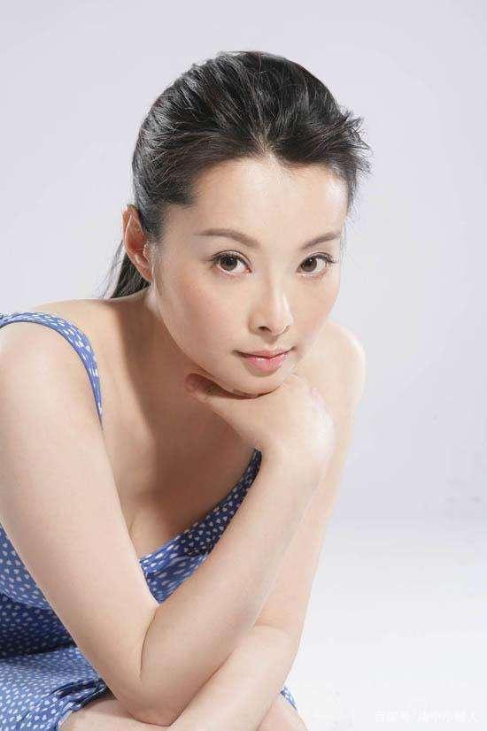 事实证明,50岁的袁立已经活成一个“笑话”