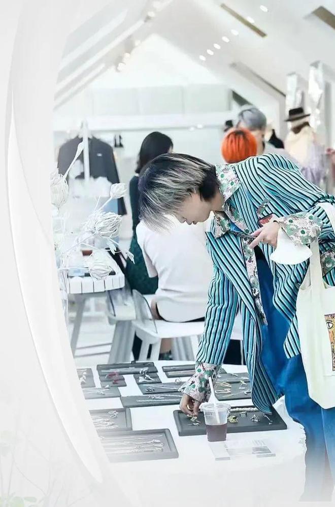 别再找代购了！北京这些精致与潮流并存的买手店，真的好逛！