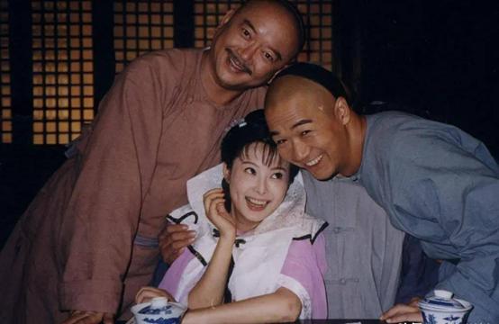 “不爱惜羽毛”的袁立，终为她的“口无遮拦”付出了代价