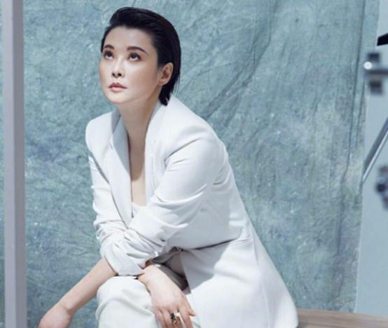 “不爱惜羽毛”的袁立，终为她的“口无遮拦”付出了代价