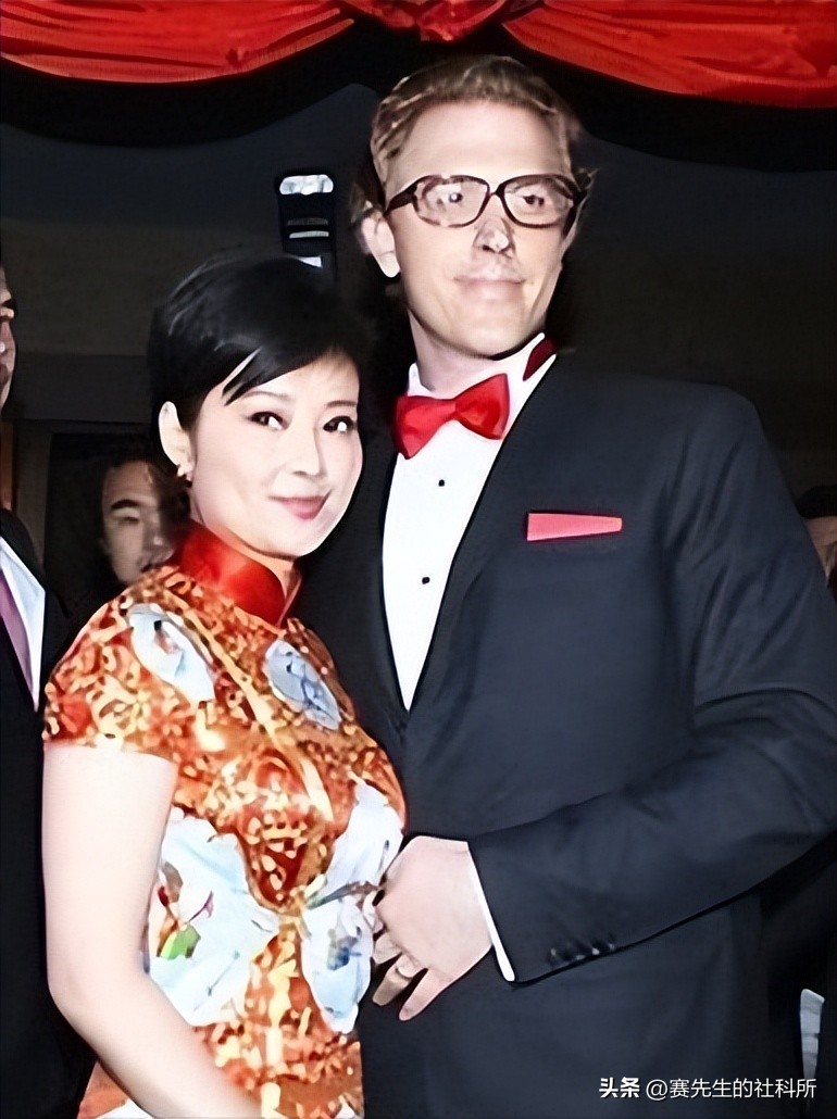 炮轰节目组,爆料明星黑料,口无遮拦的袁立是耿直还是“疯”?