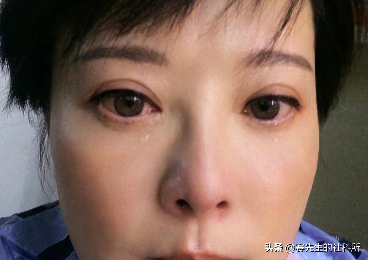 炮轰节目组,爆料明星黑料,口无遮拦的袁立是耿直还是“疯”?