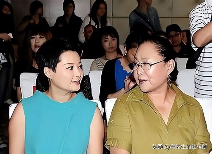 炮轰节目组,爆料明星黑料,口无遮拦的袁立是耿直还是“疯”?