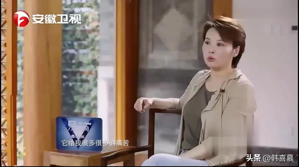 53岁袁立近况,年轻十岁,不生孩子国外冻卵,三婚两离,活的自我