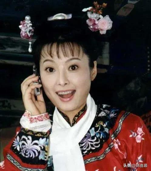 53岁袁立近况,年轻十岁,不生孩子国外冻卵,三婚两离,活的自我