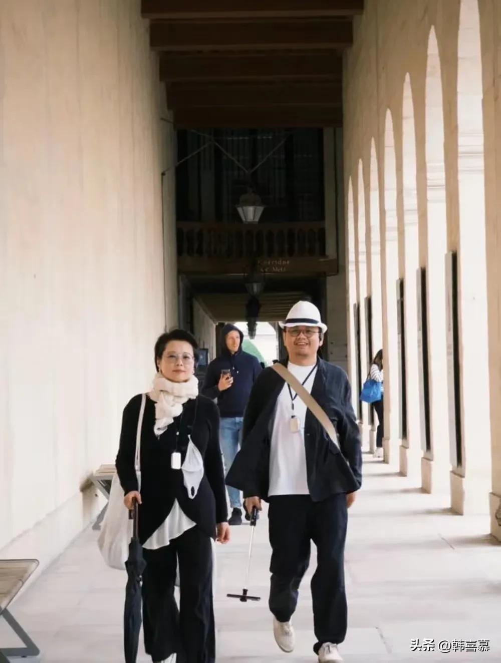 53岁袁立近况,年轻十岁,不生孩子国外冻卵,三婚两离,活的自我