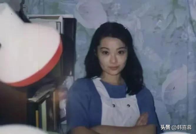 53岁袁立近况,年轻十岁,不生孩子国外冻卵,三婚两离,活的自我