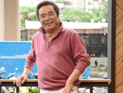 2016年雷洪欠债破产，6个老婆都跑路还患怪病，71岁仍娶小21岁妻