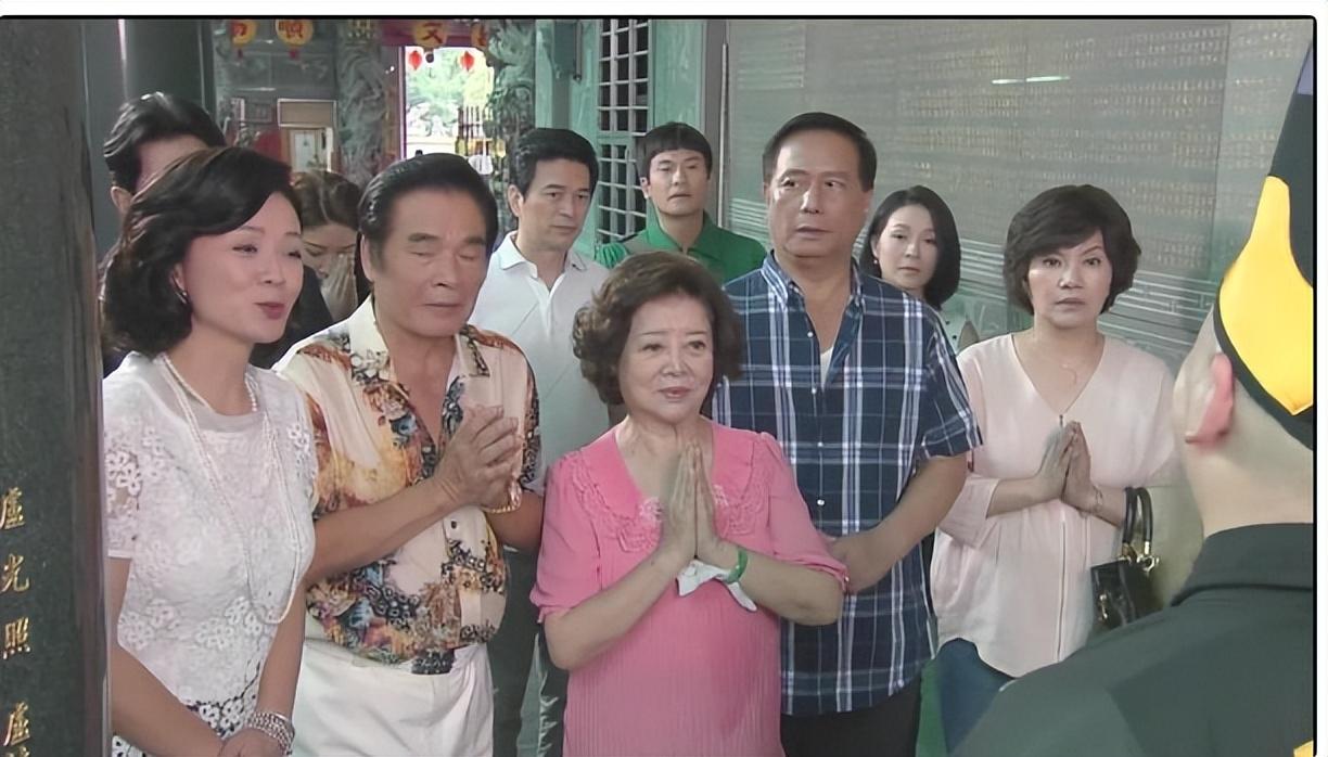 老戏骨雷洪:6个老婆同住一屋,每人每月7万零花钱,71岁娶第七房