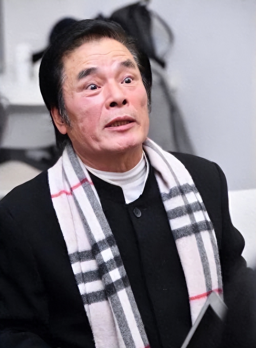 老戏骨雷洪:6个老婆同住一屋,每人每月7万零花钱,71岁娶第七房