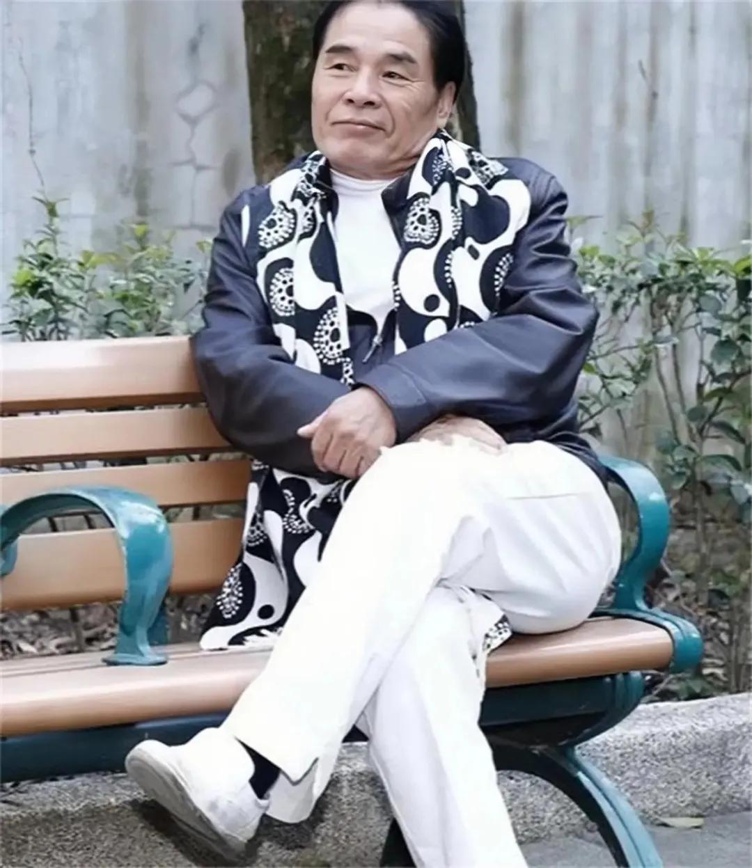 雷洪：六房太太月花42万的日子崩了，71岁却为一碗热汤还清千万债