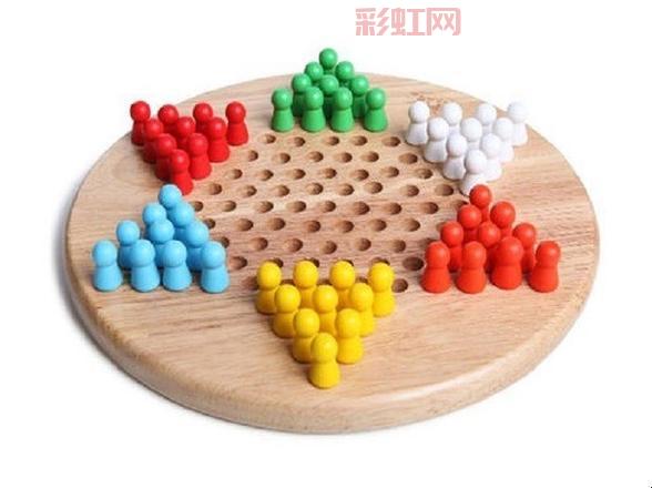 疯狂跳棋：经典玩法与全新体验的休闲益智游戏