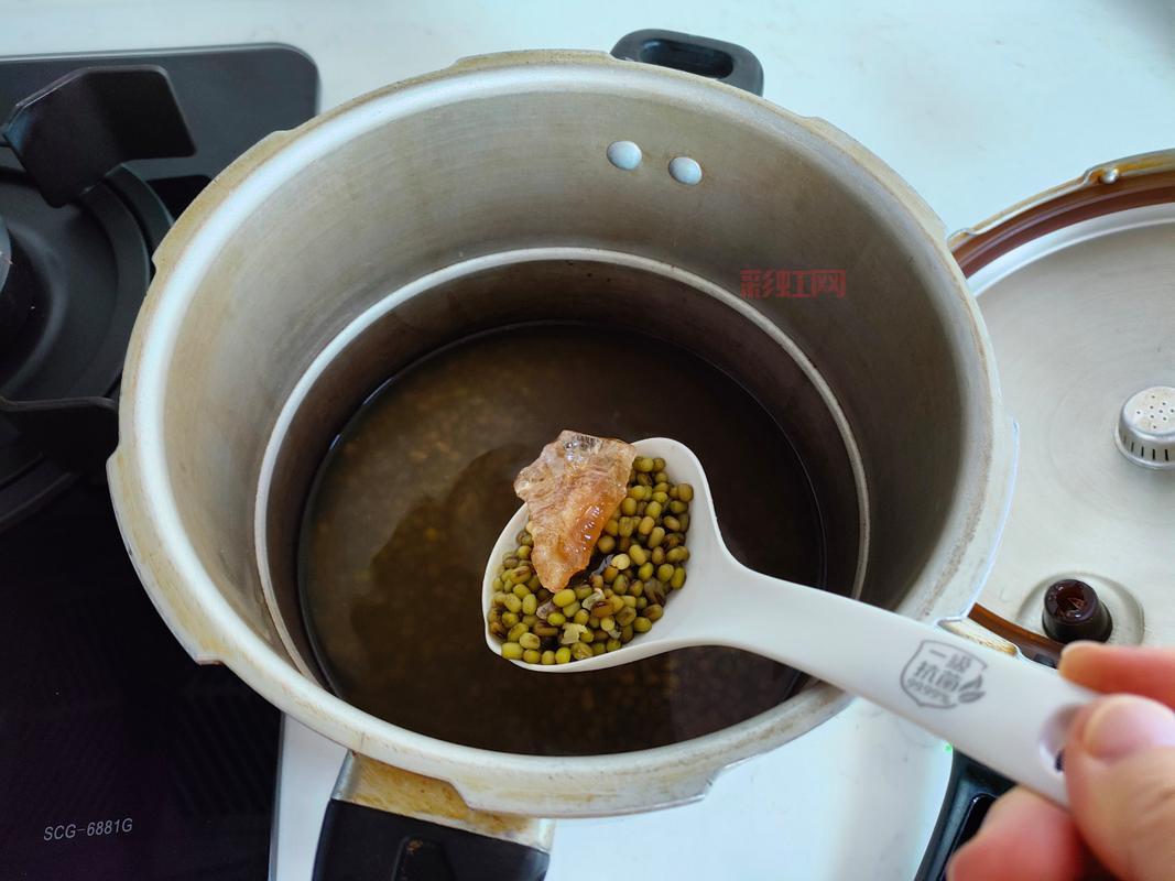 如何煮出颜色碧绿的绿豆汤？掌握这3个简单步骤