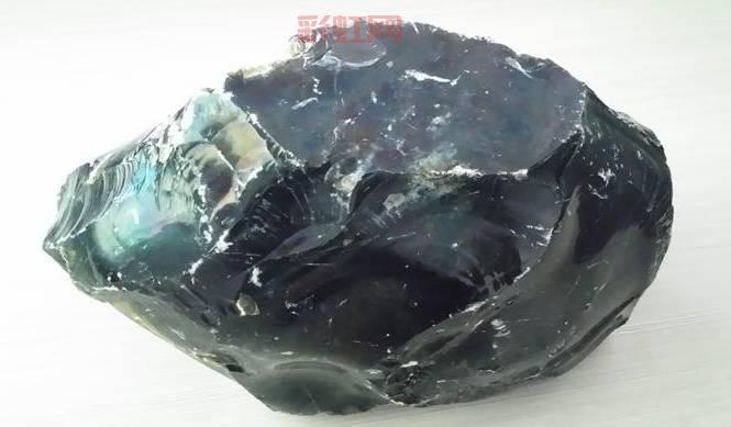 探索黑曜石雕像：不死族核心辅助单位的传说