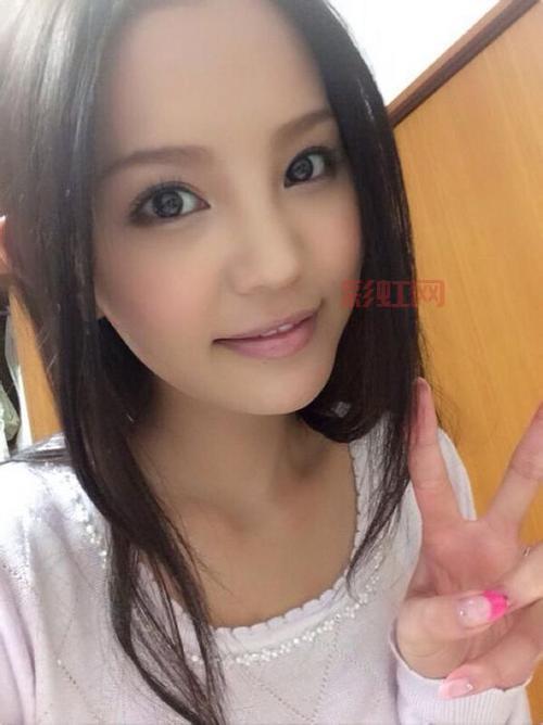 丘咲爱米莉：日本女优与演员的多重身份揭秘