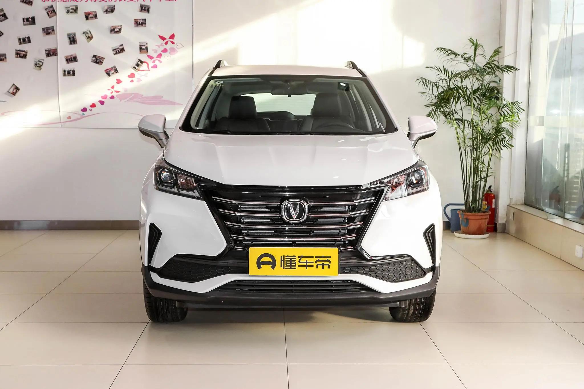 长安CS15：配1.5L+5MT，车身小巧操控方便，适合家用