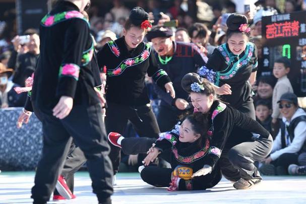 猪王争霸赛：贵州雷山民俗赛事震撼登场